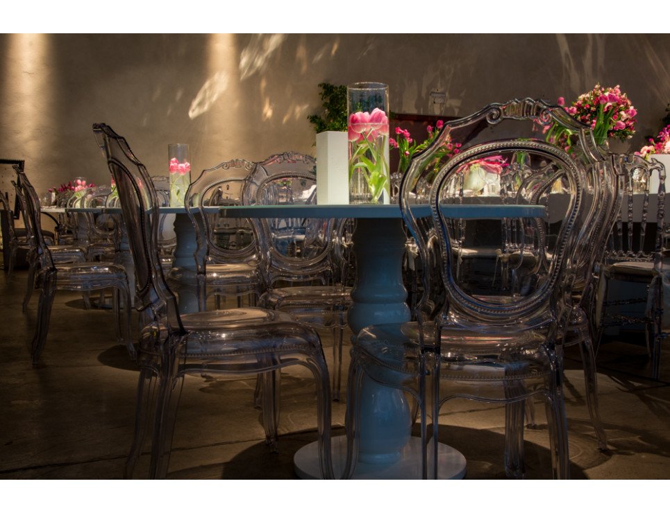 Cadeira Dolce Cristal e MESA MILAO LACA COM VIDRO BRANCA